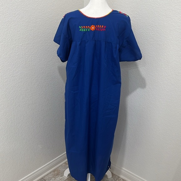 ⚜️🔷⚜️Traditional Mexican Tehuacán Embroidered woman’s dress - Picture 7 of 16